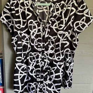 GNW Black and White Graphic Button Down Blouse
